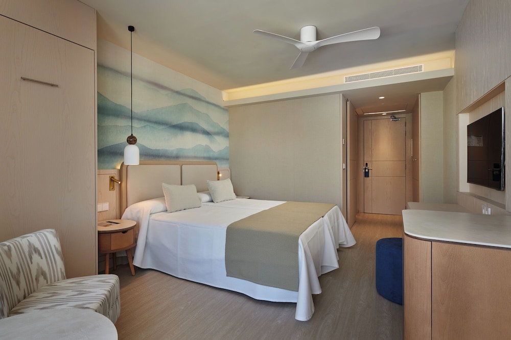 Double Room, Balcony, Sea View (1 adult + 1 child) Double Room, Balcony, Sea View (1 adult + 1 child)