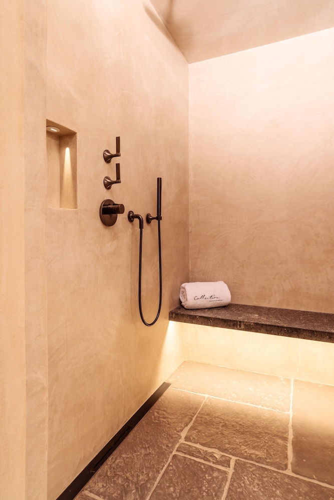 Junior Suite (Rénovée Avec Douche et Baignoire Spa) photo