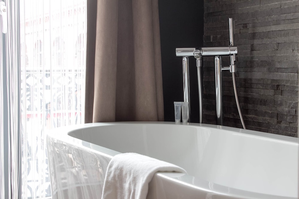 Grand Double Room - Photo 10