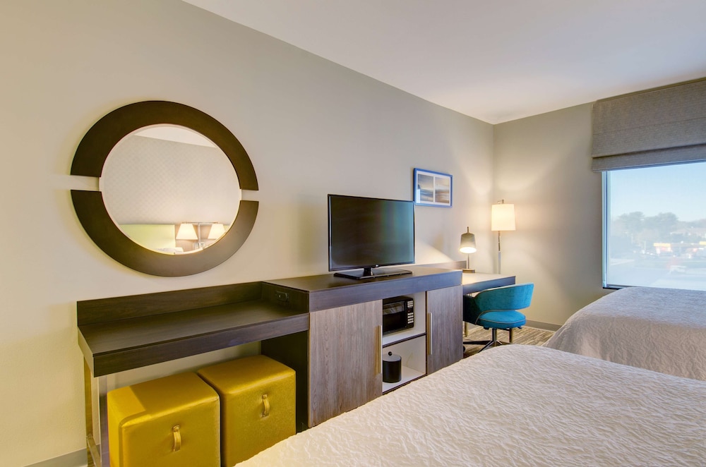 Room, 2 Queen Beds, Non Smoking, Refrigerator & Microwave photo 1