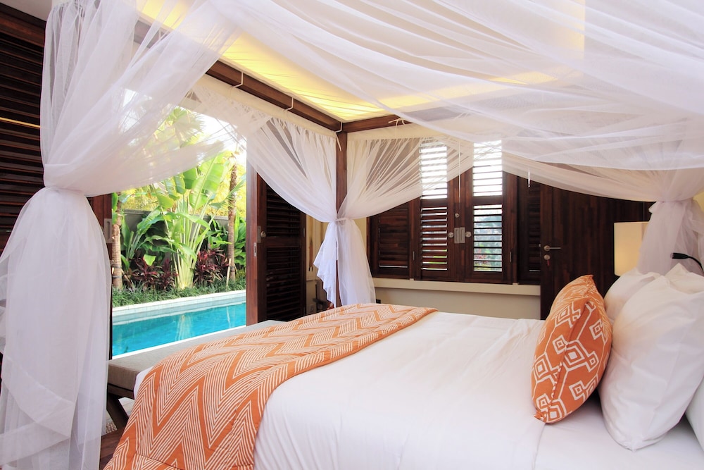 Villa 3 - Two-Bedroom Villa with Private Pool photo 2