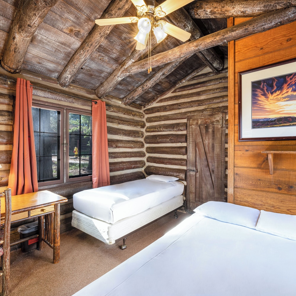 Frontier Cabin photo 2