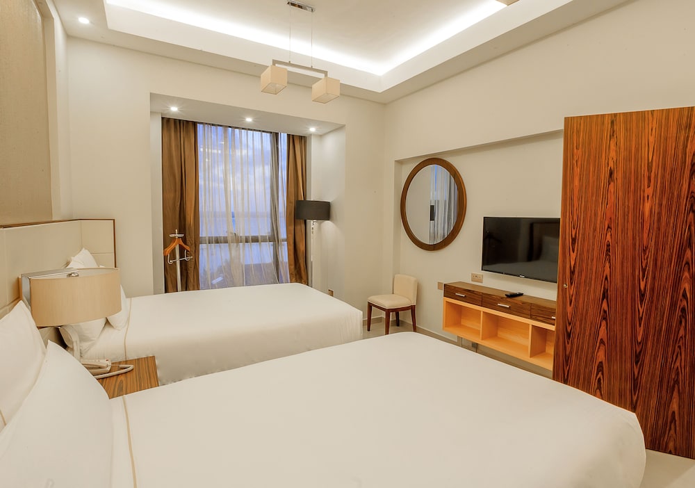 Premier Studio, 2 Queen Beds, Ocean View - Photo 5