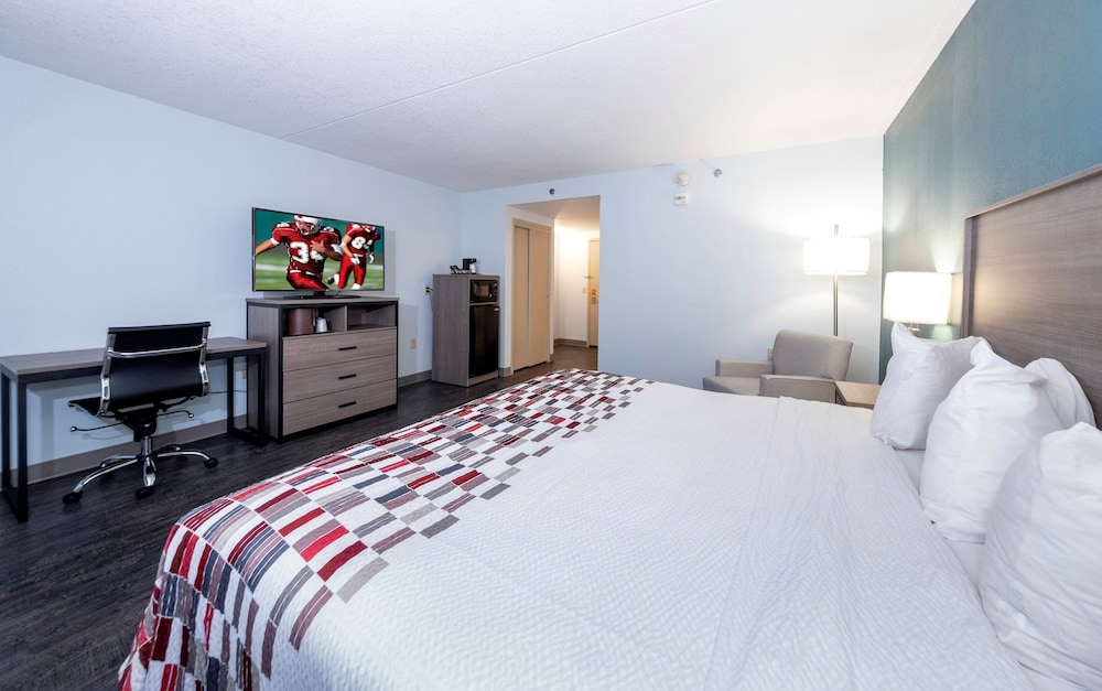 Superior Room, 1 King Bed, Accessible (Roll-In Shower, Smoke Free) - Photo 2