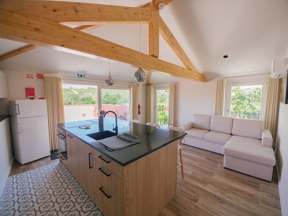 Panoramic Studio, 1 Bedroom photo 3