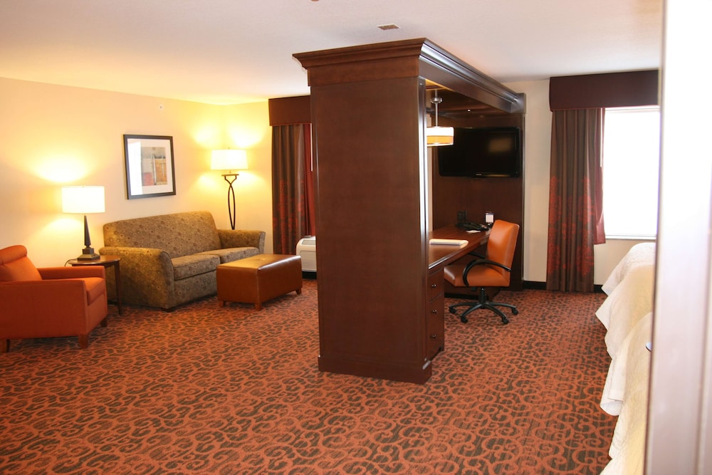 Suite, 2 Queen Beds, Non Smoking - Photo 2