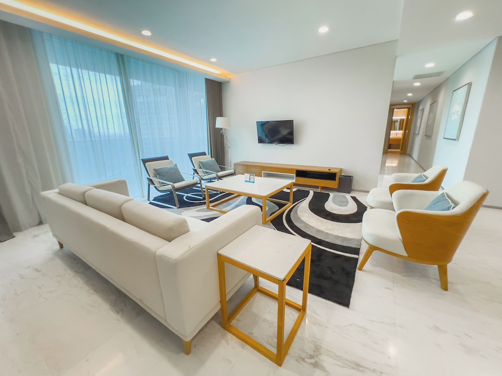 PENTHOUSE 5 BEDROOM photo 2