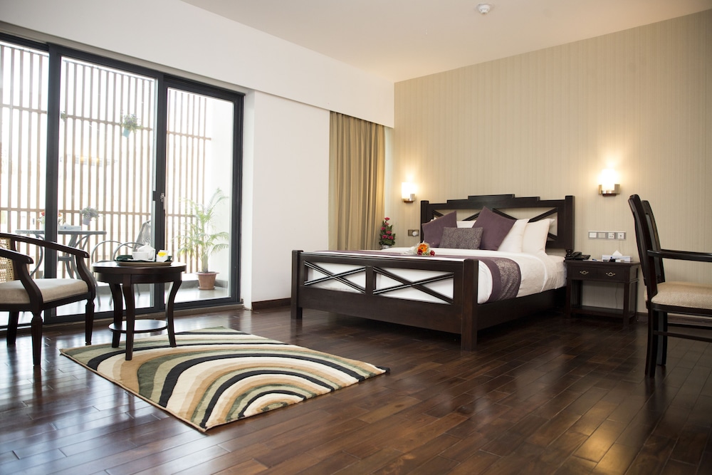 Superior Suite - Photo 3