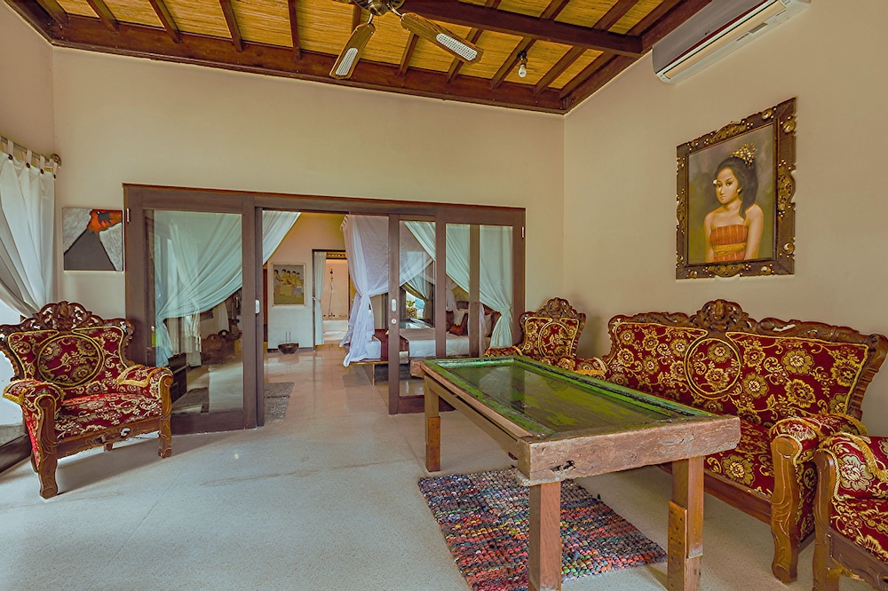 Superior Oceanview Group Stay - 2 Levels, Separate Entrances - Photo 24