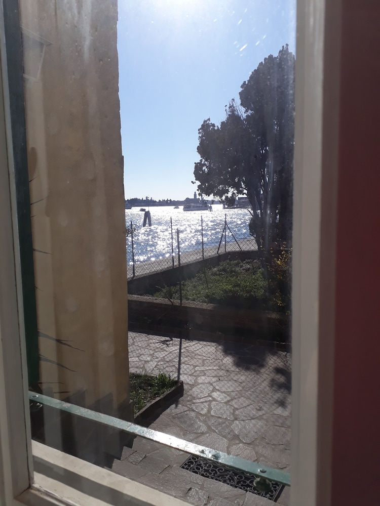Standard Double Room, 1 Queen Bed, Partial Sea View, Garden Area photo 2