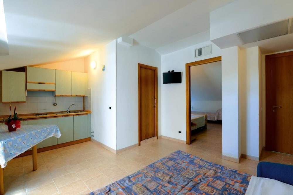 Apartment, 1 Bedroom, Balcony - Photo 3