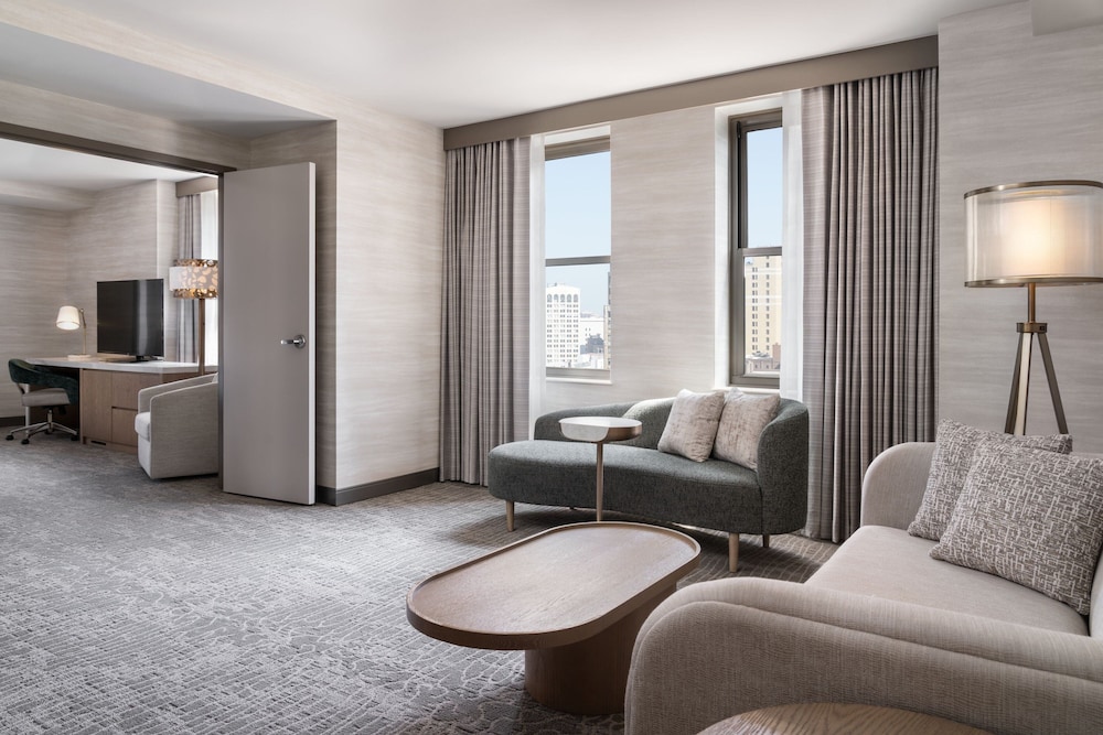 Executive Suite, 1 Bedroom - Photo 1