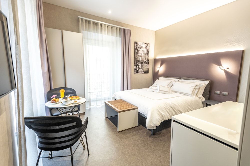 Deluxe Room (Ares)