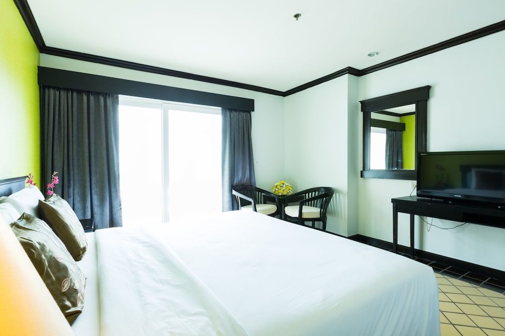 Deluxe Room - Photo 2