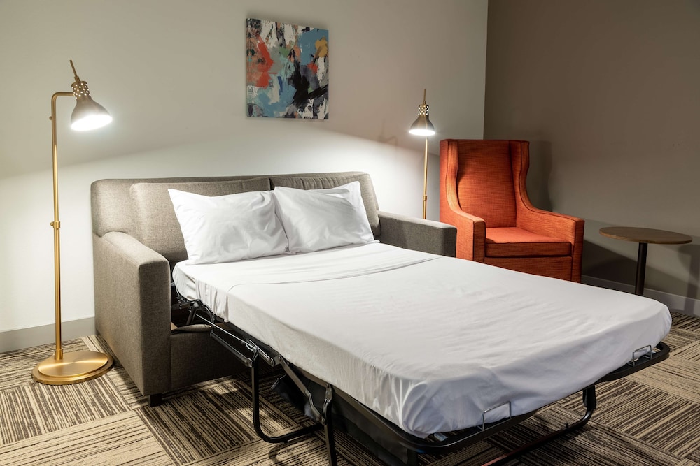 Deluxe Suite, Two Queen Beds (Sofa Bed) - Photo 8