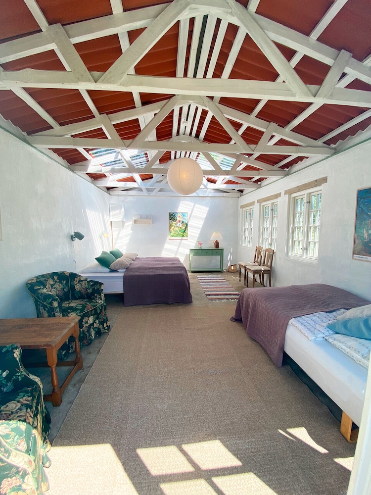 Romantic Cabin, 2 Queen Beds photo 1