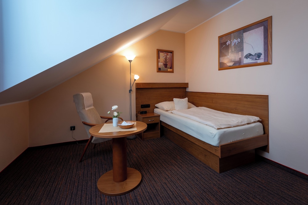 JP Comfort Palace II