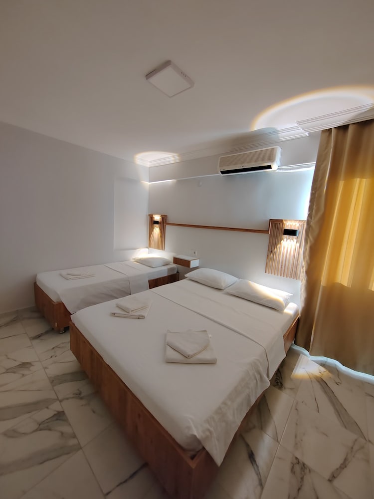 Classic Double Room, City View photo 3