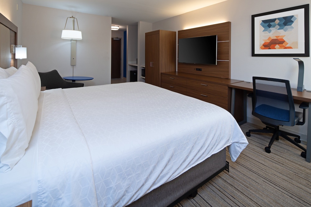 Standard Room, 1 King Bed - Photo 2