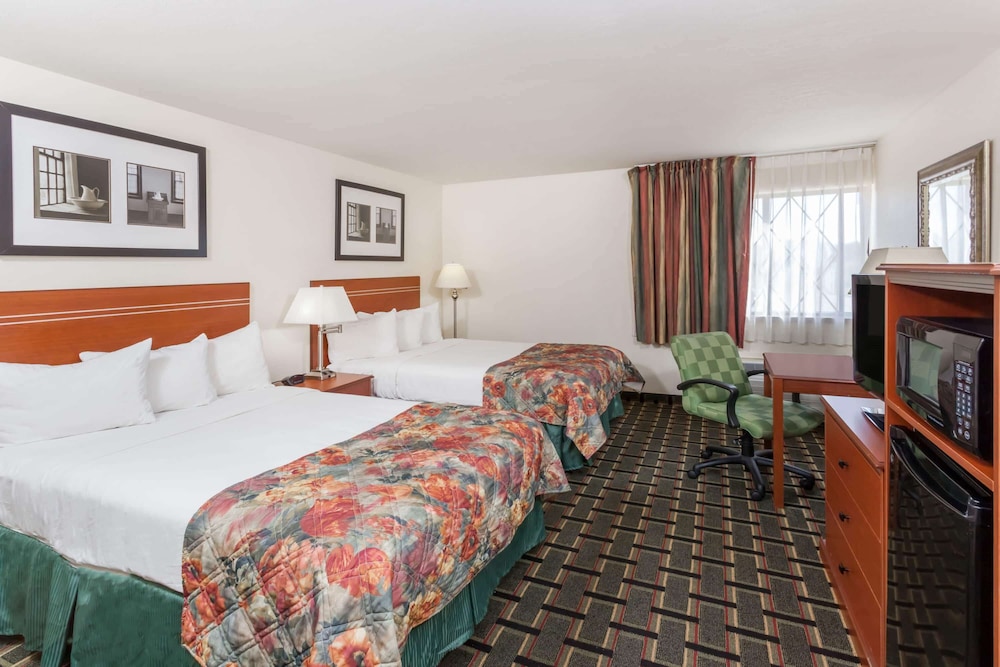 Double Room, 2 Double Beds - Photo 3