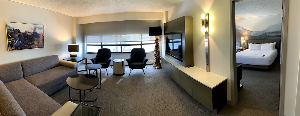 Suite, 1 Bedroom, Corner (Corner) - Photo 17