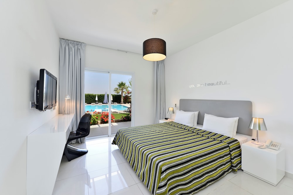 Suite, 1 Bedroom, Pool View