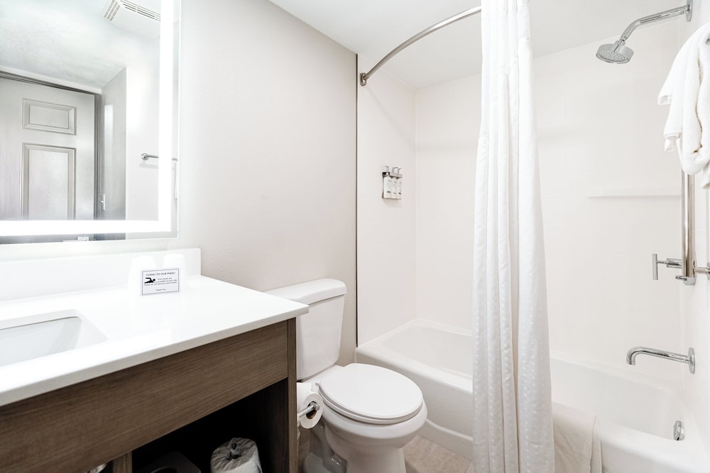 Suite, Multiple Beds - Photo 2