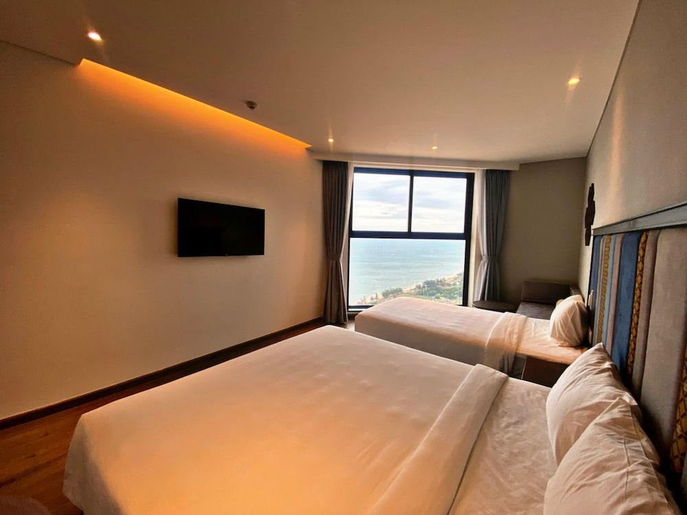 Superior Triple Room, Beach View photo 2