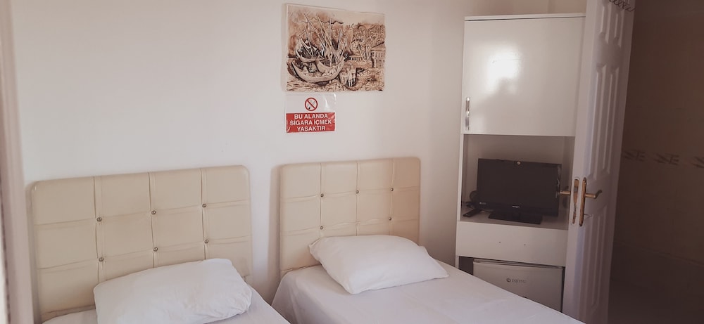 Family Double or Twin Room, Private Bathroom, Sea View photo 1