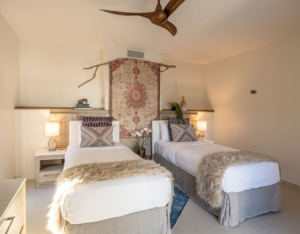 Executive Suite, Multiple Beds, Ocean View, Oceanfront (Ocean Front Two Bedroom Villa)