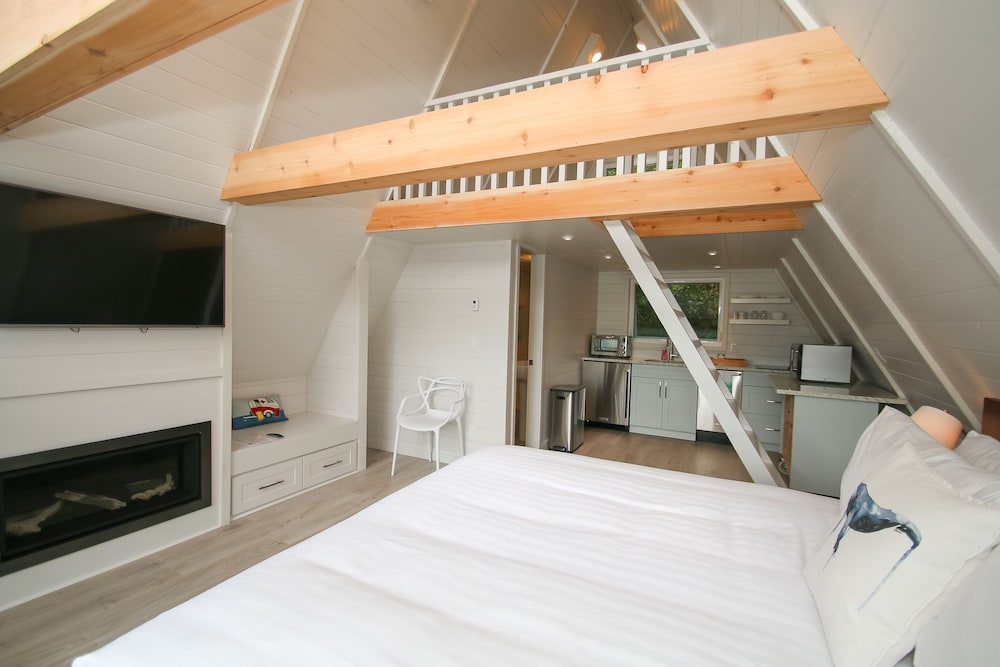 Premier Cabin, Multiple Beds, Oceanfront photo 1