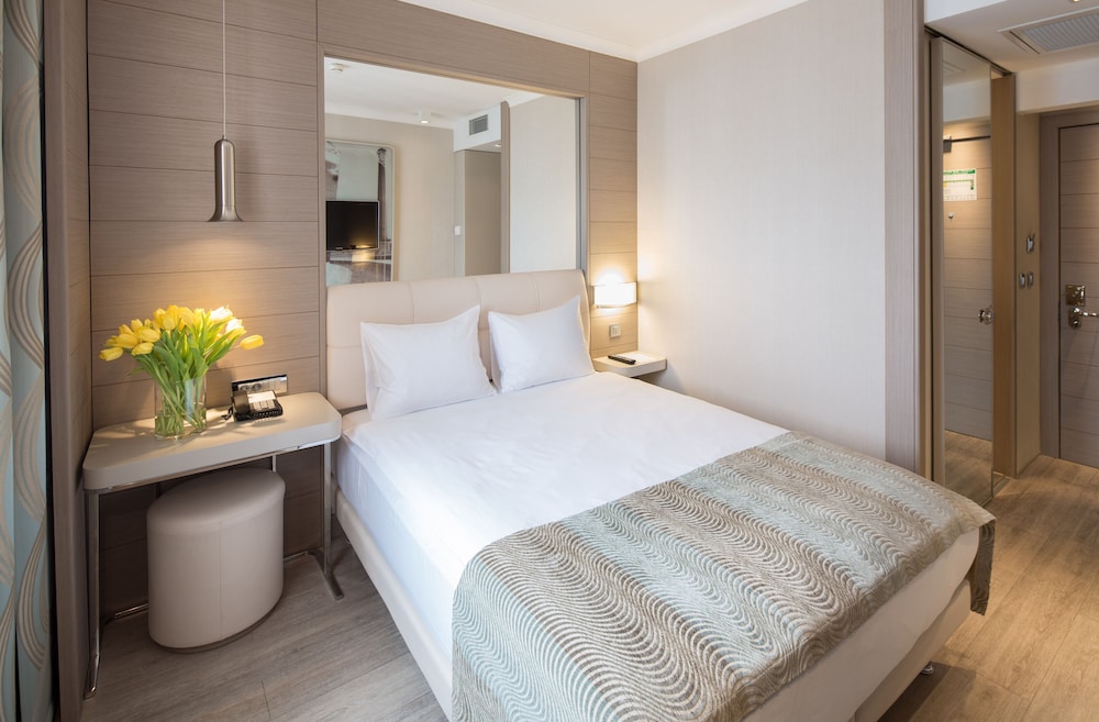 Business Double Room - Photo 3