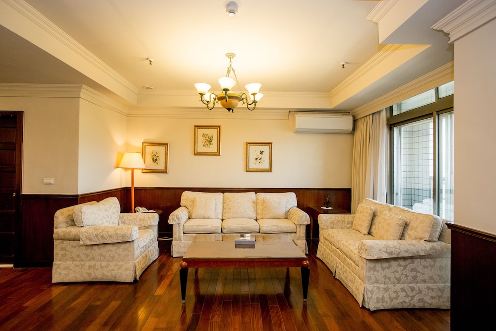 Superior Suite - Photo 1