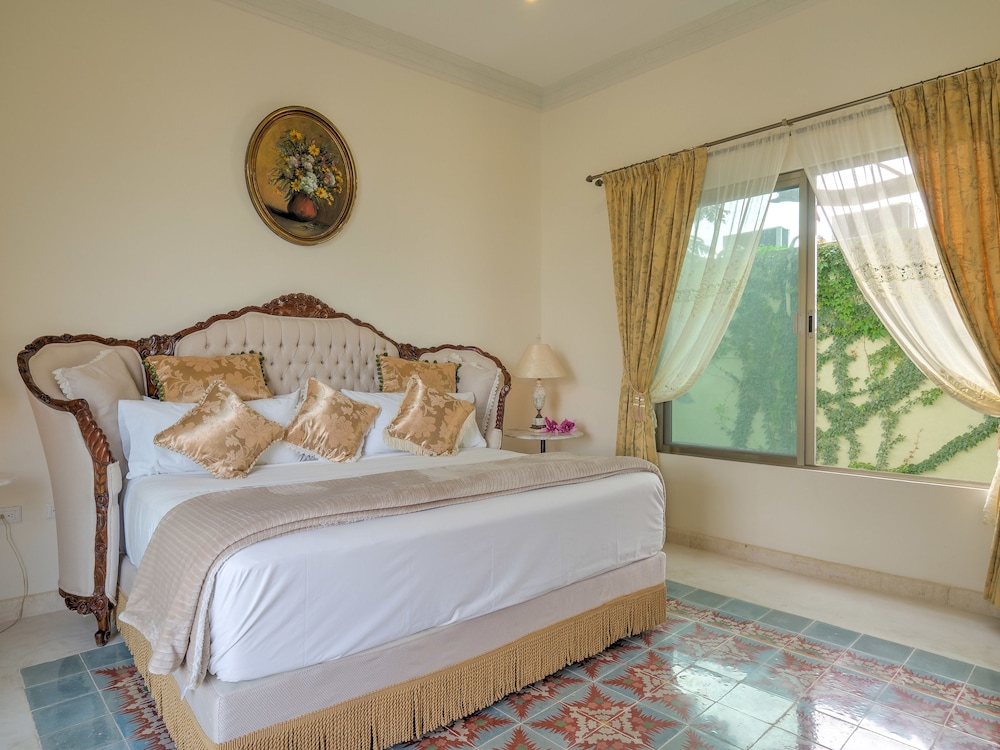 Luxury Double Room, 1 King Bed, Balcony photo 1