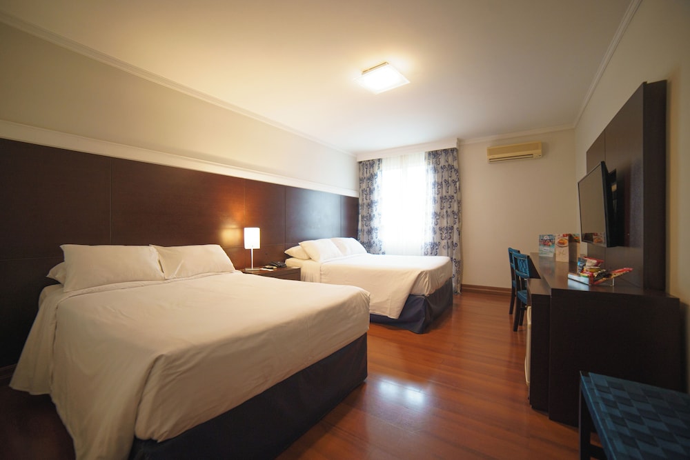 Royal Room - Photo 1