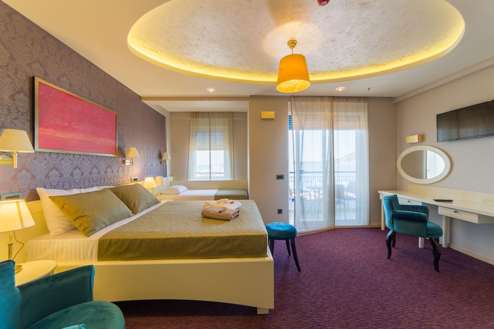 Triple Room, Balcony, Sea View photo 1