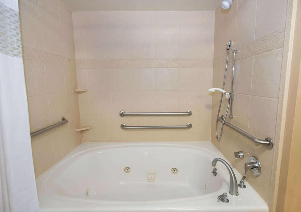 Room, Accessible, Non Smoking - Photo 7