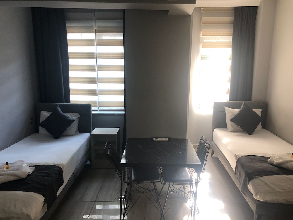Standard Twin Room - Photo 2