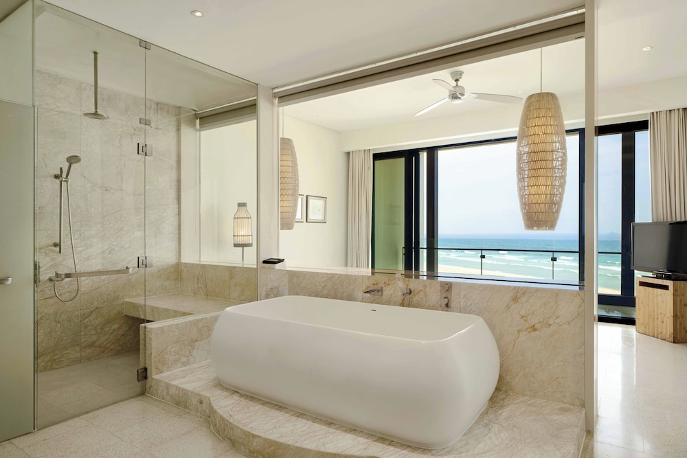 Executive Suite (Regency) - Photo 8