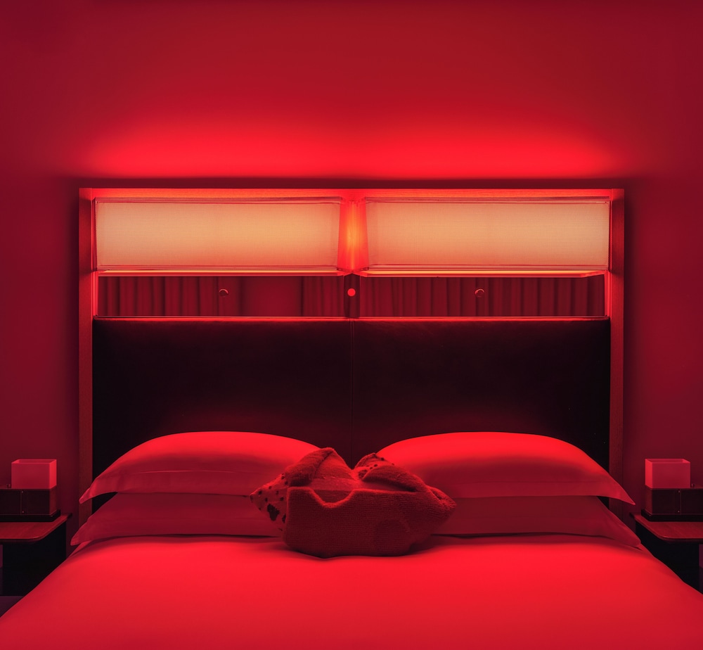 Room, 1 King Bed, Corner