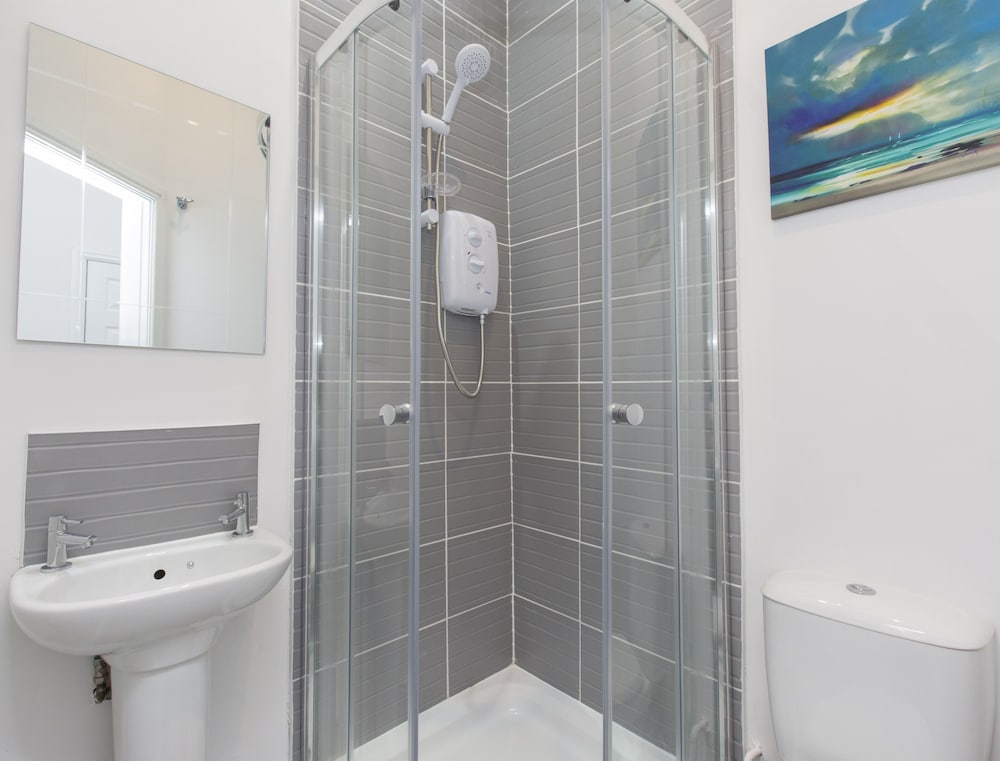 Studio, Ensuite (With TV) photo 3