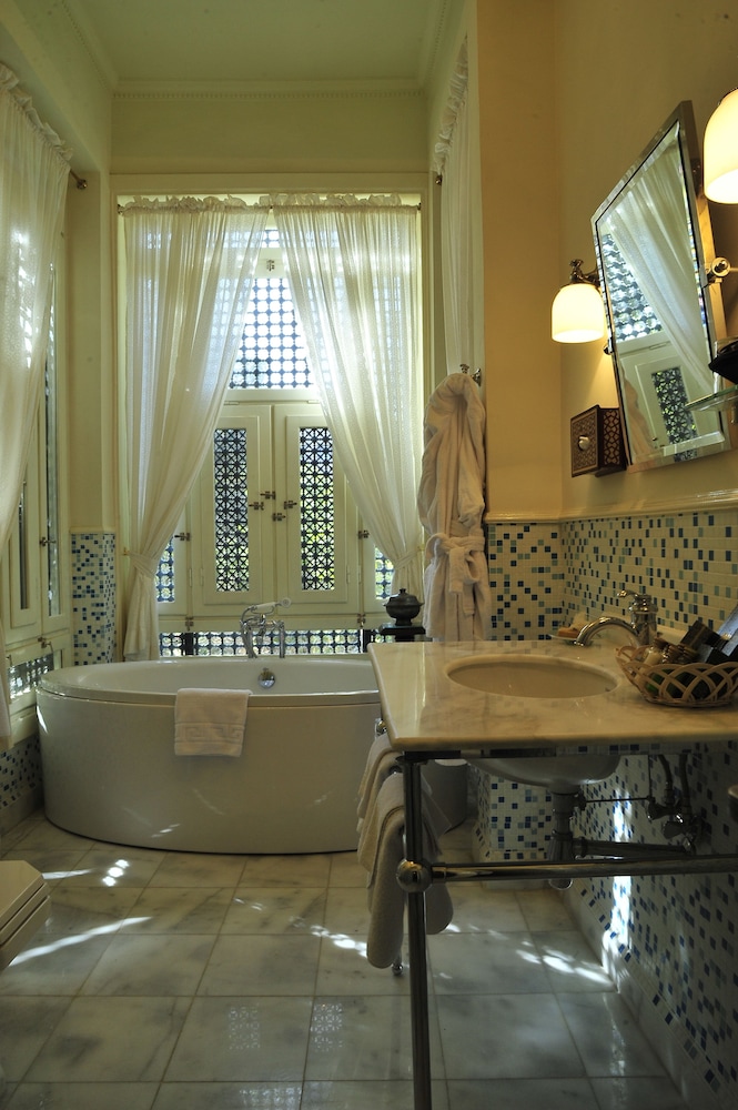 Premier Suite, Garden View, Garden Area photo 2