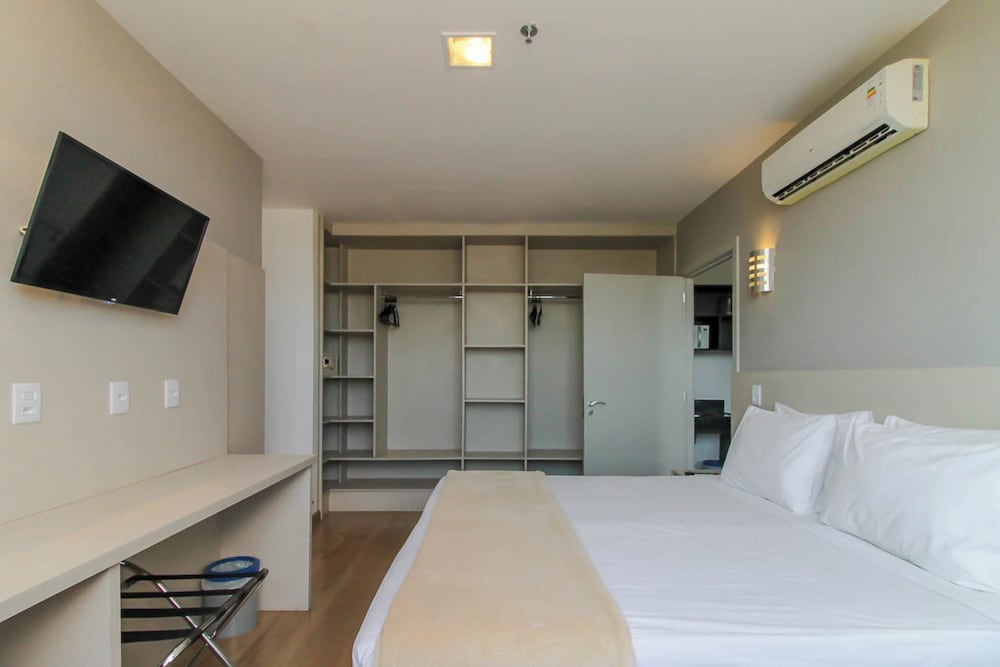 Suite - Photo 10