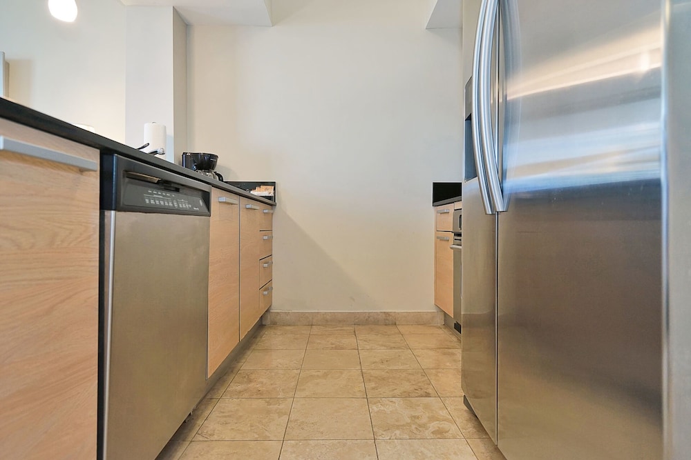 Condo, 1 Bedroom (1406) photo 3