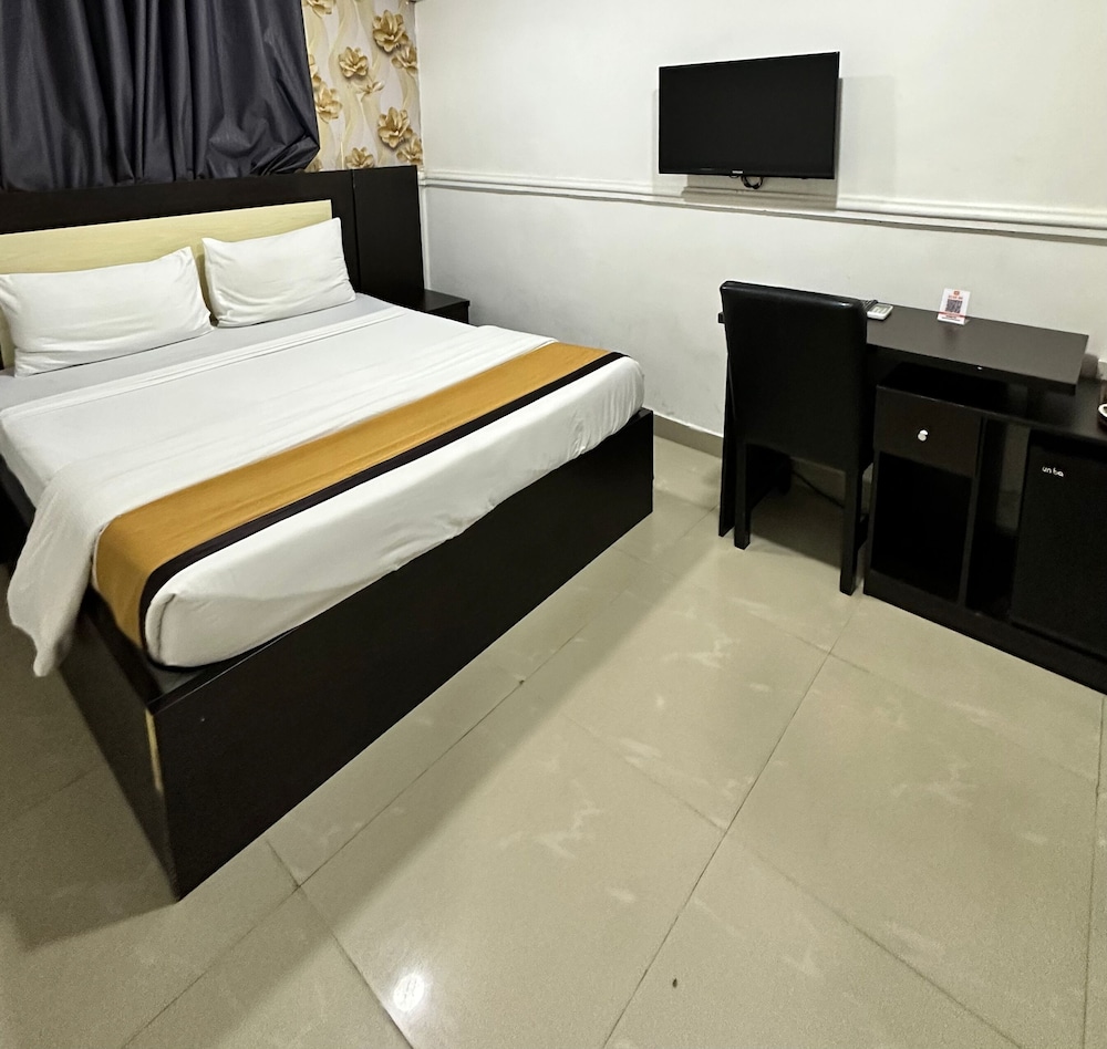 Basic Room, Accessible, Refrigerator