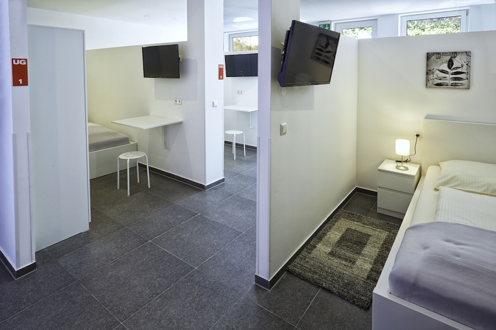 Apartment (UG)