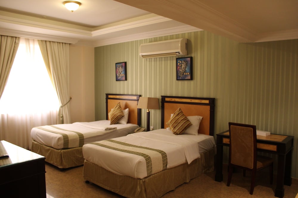 Deluxe Twin Room photo 1
