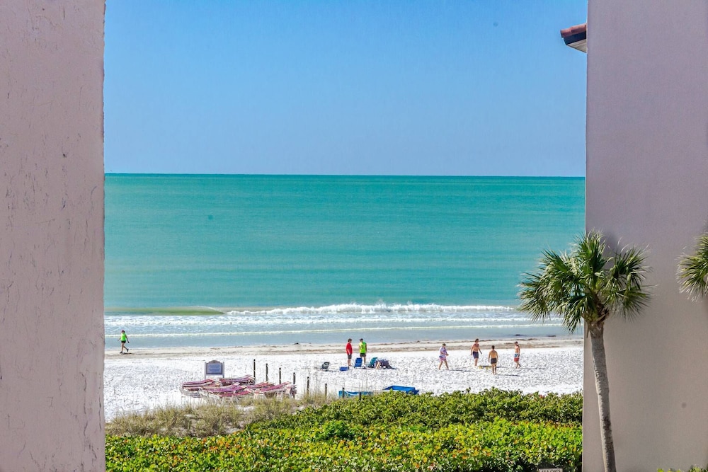 Condo (Siesta Breakers Ocean Views, 5th Floo) photo 3