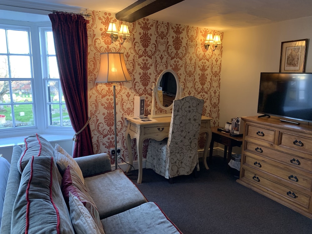 Superior Double Room, Ensuite - Photo 3