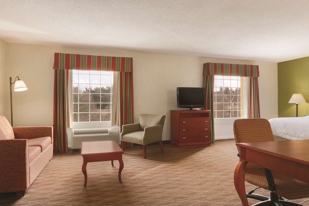 Suite, 1 King Bed, Non Smoking - Photo 1